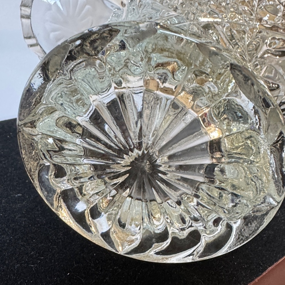 Vintage 1970s Le Smith Buttons And Daisies Crystal Cut Clear Basket - Picture 7 of 11